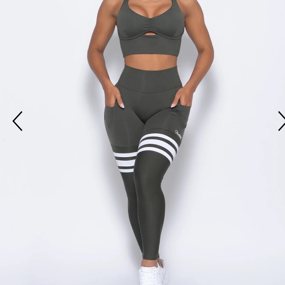 Bombshell leggings perform thigh highs - Picture 3 of 4